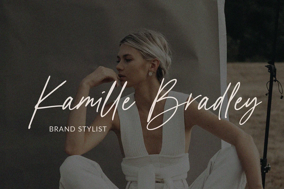 Chelsie Hilton font style preview